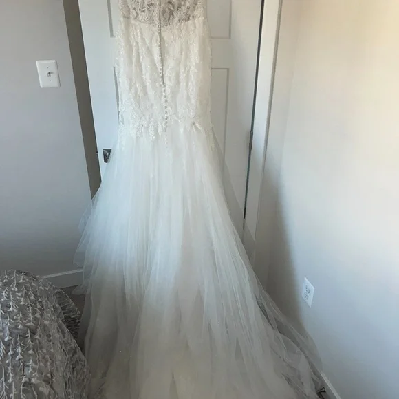 Justin Alexander Wedding Dress - Picture 3 of 6